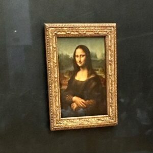 Vannessa Vasquez Instagram - Once upon a time I fell in love with France 🇫🇷… once upon a time im still In Love 😻… 

#paris , #nice #france #thelourve #monalisa #eiffeltower