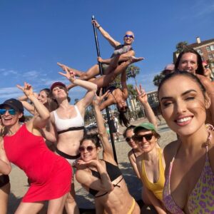 Vannessa Vasquez Instagram - Grateful for another weekend of rest and fun 🤩!! Back to action plan … although part of the action plan is making time for fun, rest, and me time 💆🏻‍♀️. Let’s get it 💥 !! 

 #motivationalmonday  bc