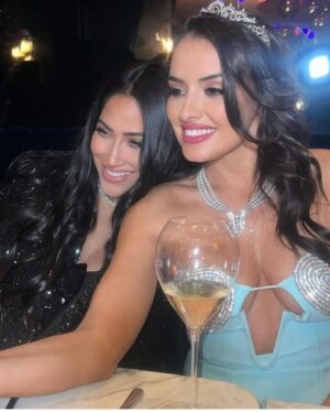 Vannessa Vasquez Instagram - My December ReBirthday celebrations were one for the books … thank you to all my closest friends and loved ones who reached out, came out and made me feel so special. ❤️❤️❤️

Started out in Los Angeles with my Tulum dinner 🐠, my 👛Pink Dinner and then my breakfast at Tiffany’s theme party 💍 in Houston….Ended it in a small solo trip to a small town in Mexico to do an 🪶Ayuahasca 🌱ceremony and go deeper into my healing and spirituality!! 

Surround yourself with people who love you so much. Genuinely. But most importantly love yourself the most and the hardest 🙏🙏🙏🙏🙏

Also… Thank you @cielhtx for everything at my Houston birthday 🎂 party 

Oh yeah I’m single again and ready to mingle … forgot to tell y’all 5 months ago 🤣😘😘😘 

#mobwifeaesthetic #breakfastattiffanys #cleangirlaesthetic #tulum #pinkfriday #losangeles #houston #hollywood