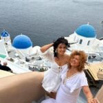 Vannessa Vasquez Instagram - Surround yourself with ppl who value your presence and respect you. Who’s priority is peace for themselves and protecting your peace of mind. Everything else is a no. 😘🙏✨✨✨✨ #emotionalsafety #emotionalintelligence #peace #1111portal #motherdaughter #healingjourney #chakrabalancing Santorini, Greece
