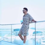 Varun Dhawan Instagram - Island boyee