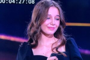 Vera Aldonina Instagram - Я хочу сказать огромное спасибо телеканалу "Россия" @tvrussia , продюсерскому центру "Вайт Медиа" @weitmedia и лично Юлии Сумачёвой @yulia_sumacheva за приглашение в потрясающий проект "Дуэты" @tvshowduets . 
Спасибо Николаю Баскову @nikolaibaskov и Сергею Лазареву  @lazarevsergey за поддержку и добрые слова! 
И , конечно, огромное спасибо Саше Панайотову @panaiotov за наш дуэт, который навсегда останется в моём сердце ❤️.