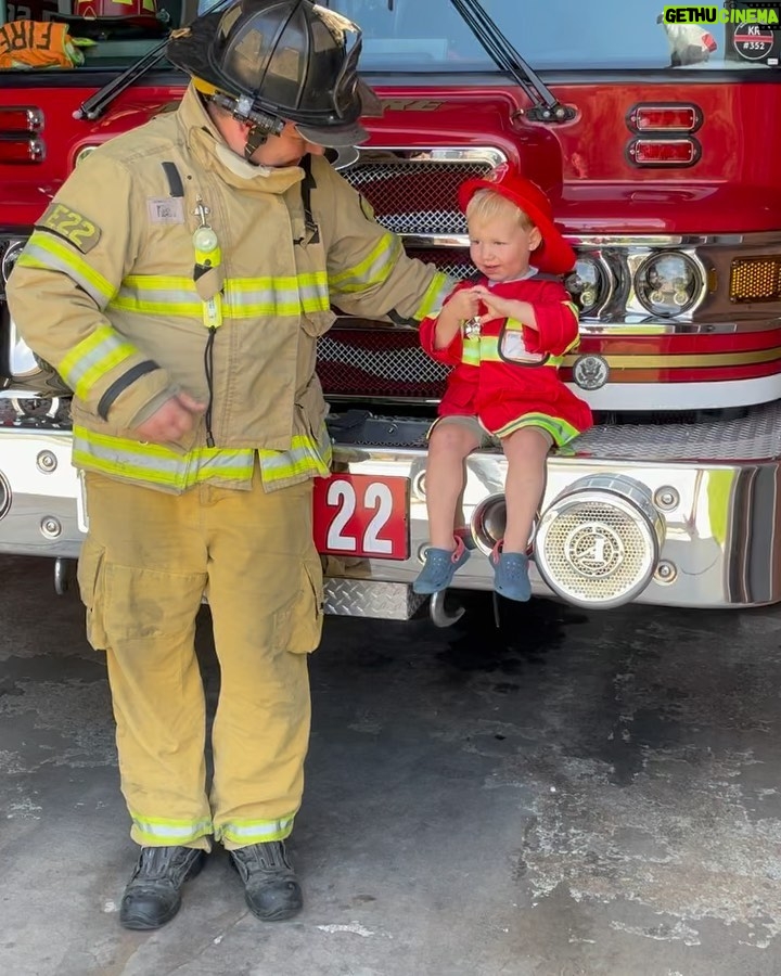 Viacheslav Borshchev Instagram - Big dream of small human . Thank you @frank8844 for this little tour and thank you and @sacramentofire for your service. This days everybody wants to be reach and famous, but nobody what’s to be responsible and useful. We blessed to have people who’s ready to put ourselves in danger to safe others . . #fire #firefighters #sacramento #sacramentofirefighters