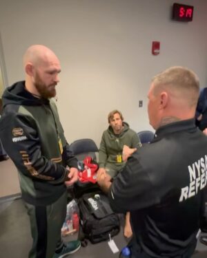 Viacheslav Borshchev Instagram - Works moment and coach @charliemccarley meditation method 🙏🏻