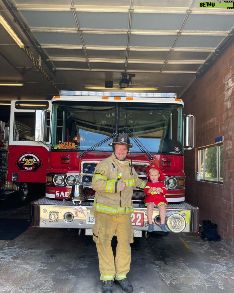 Viacheslav Borshchev Instagram - Big dream of small human . Thank you @frank8844 for this little tour and thank you and @sacramentofire for your service. This days everybody wants to be reach and famous, but nobody what’s to be responsible and useful. We blessed to have people who’s ready to put ourselves in danger to safe others . . #fire #firefighters #sacramento #sacramentofirefighters