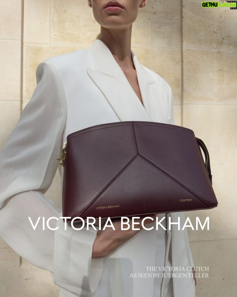 Victoria Beckham Instagram - The new Victoria Clutch. Available now at VictoriaBeckham.com and at 36 Dover Street. Shot by @JuergenTellerstudio Creative Partner @DovileDrizyte Styling @Jane_How Featuring @Vilmasj Casting @PierGiorgio @DMCasting Makeup by @FaraHomidi using @VictoriaBeckhamBeauty Hair by @AnthonyTurnerHair Nails @AlexandraJanowski #VBSS24 #JuergenTeller