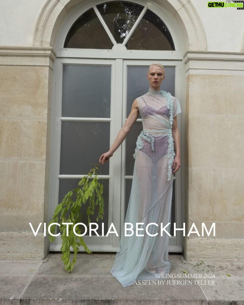 Victoria Beckham Instagram - #JuergenTeller’s spontaneity meets the Spring Summer 2024 collection. Discover now at VictoriaBeckham.com and at 36 Dover Street. Shot by @JuergenTellerstudio Creative Partner @DovileDrizyte Styling @Jane_How Featuring @Vilmasj Casting @PierGiorgio @DMCasting Makeup by @FaraHomidi using @VictoriaBeckhamBeauty Hair by @AnthonyTurnerHair Nails @AlexandraJanowski #VBSS24