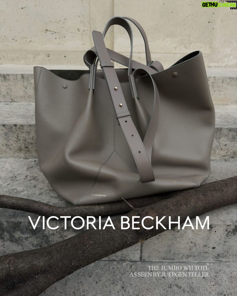 Victoria Beckham Instagram - A new perspective. Shop the Jumbo W11 Tote at VictoriaBeckham.com and at 36 Dover Street. Shot by @JuergenTellerstudio Creative Partner @DovileDrizyte Styling @Jane_How Featuring @Vilmasj Casting @PierGiorgio @DMCasting Makeup by @FaraHomidi using @victoriabeckhambeauty Hair by @AnthonyTurnerHair Nails @AlexandraJanowski #VBSS24 #JuergenTeller