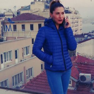 Vildan Vatansever Instagram - Kurslara gitmek istiyorum, biran önce açılsın tüm salonlar 🧘🏻‍♀️🏃🏻‍♀️💃🏻🤸🏻‍♀️🤽🏻‍♀️ Burası Taksim'de bir dans kursunun çatı katı efendim 👍🏻 #spor #sport #sports #dans #dance #taksim #kurs #müzik #muzic #muzika #normal #eski #before #past #hayat #life
