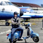Vino G. Bastian Instagram - Skuteran sambil belajar.. Kolaborasi @sog.indonesia.official dan PT. Dirgantara Indonesia, berbagi ilmu tentang dunia perSkuteran dan pembuatan pesawat terbang Nasional. Gak lupa silaturahmi dgn para sesepun SOGI dan Tim dari PTDI di @di_runway29 Superfun!! Terima kasih Bapak Dirut PTDI yg diwakilkan oleh bapak Wildan Direktur Keuangan PTDI. Bangga INDONESIA 🇮🇩✊🏼 📷 by @yudiendoet012 @sog.indonesia.official 🛵 support by SOGI member. PT.Dirgantara Indonesia,Bandung