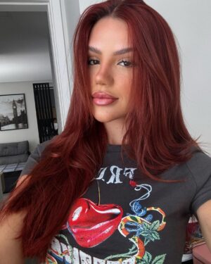 Virgínia Wanderley Instagram - última manhã com esse cabelo 🫣☕️🍓