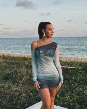 Virgínia Wanderley Instagram - 24h em Macaraípe 🌟 @reveillon.amore