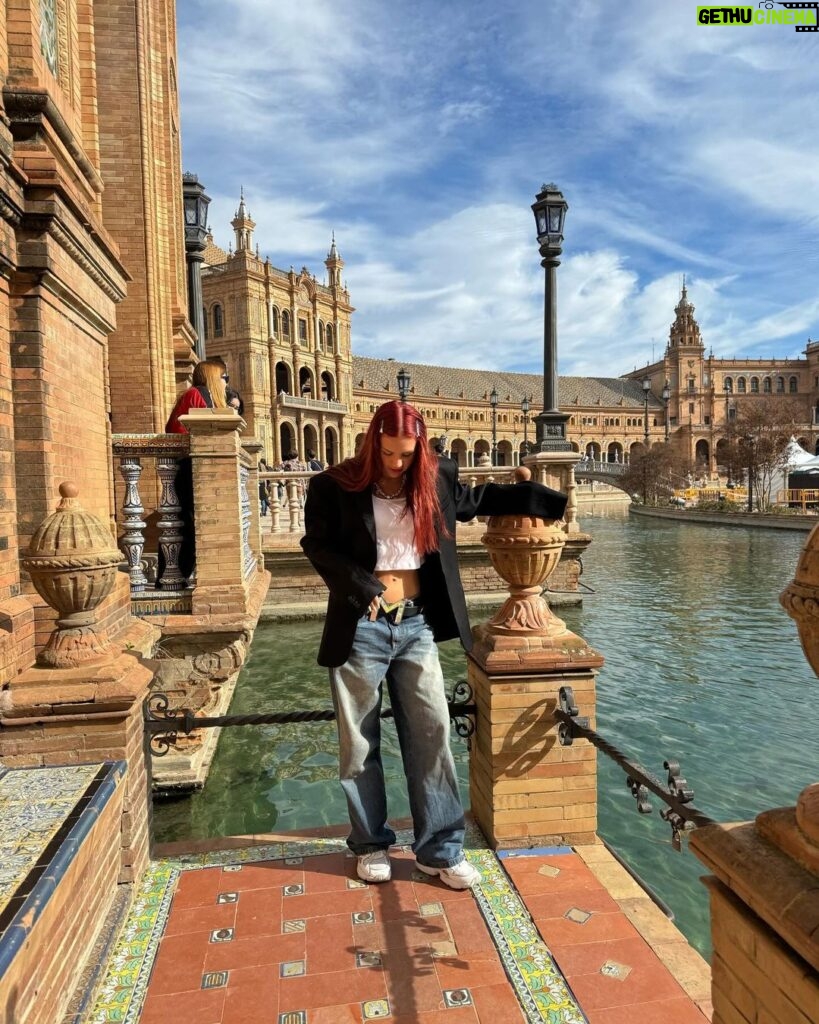 Virgínia Wanderley Instagram - sevilla dump 🫰🏼🇪🇸 Sevilla,España