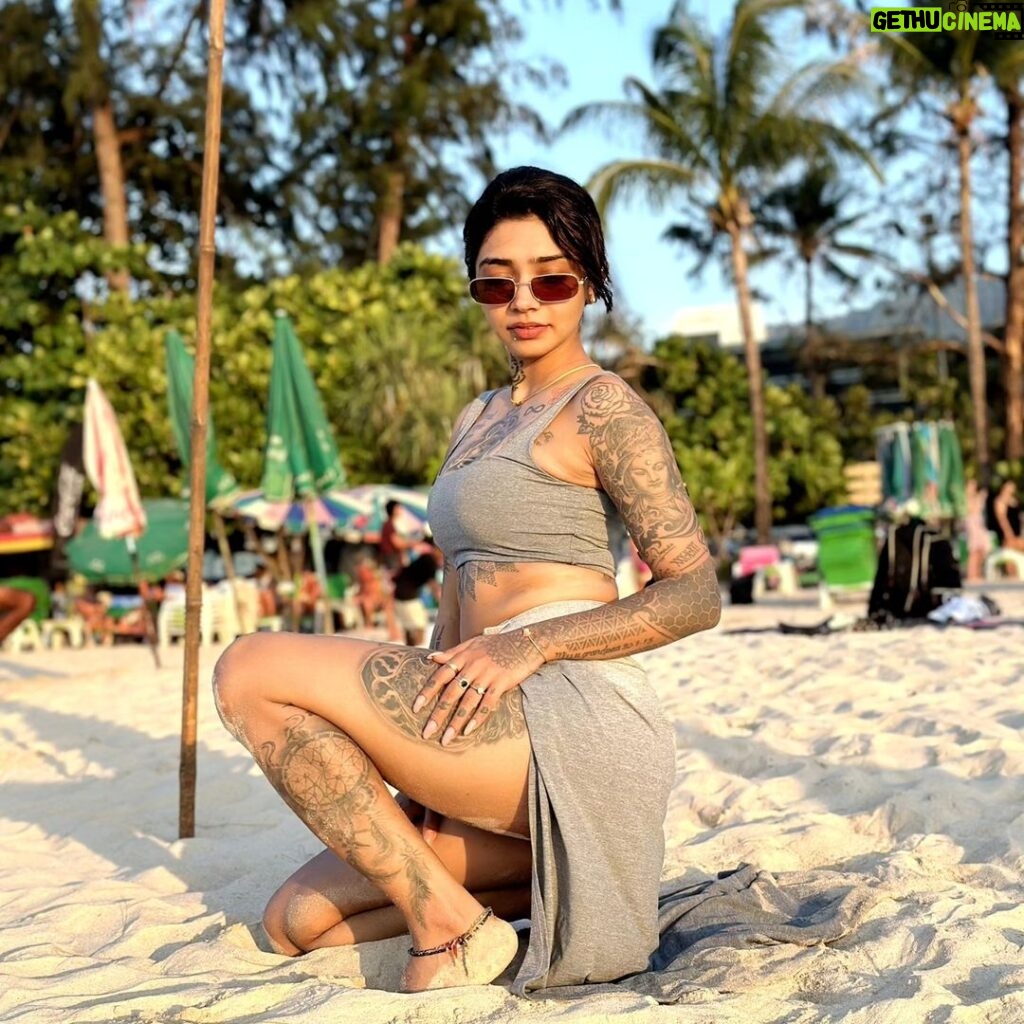 Vishwa Rathod Instagram - Have you ever been to Thailand...? #thailand🇹🇭 #tattoo #tattoogirl #instagood #trending #instagram #wishrathod #ootd #beautiful #travel #beach #beachgirl #bepositive #happyme #faishion #phuket #party #india #daily #love #nature Phuket, Thailand