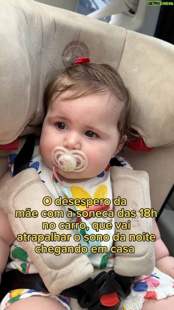 Vitória Moraes Instagram - Por favor mamães que também ficam desesperadas comentem aí kkkk