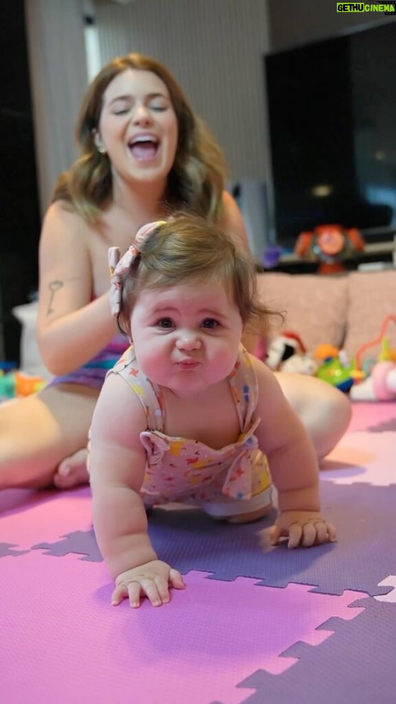 Vitória Moraes Instagram - QUE FEDÔ BOM 😂 Quando seu neném fica mais de 1 dia sem fazer coco!
