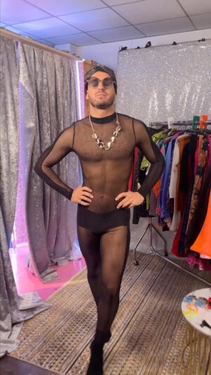 Vito Coppola Instagram - When you go rogue in the #Strictly costume department 💅