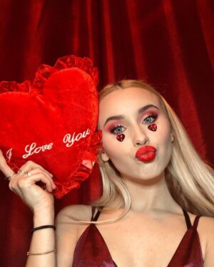 Vivian Hicks Instagram - Happy V Day 💋❤️