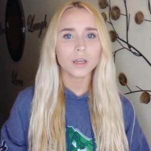 Vivian Hicks Instagram - Getting to meet and perform for @katyperry during @americanidol Idol was truly amazing and inspiring! I’ve always been a fan and loved singing this song. To me, this song is all about honouring one's self and acknowledging one's own power to accomplish and overcome anything you put your mind to. #rise #katyperry #americanidol #survivor request for @soccherchic