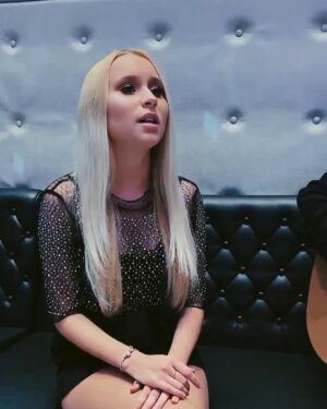 Vivian Hicks Instagram - Guys !! I got new music coming soon been working hard 🎶✔️ I can’t wait to share .  Loving this song by @ladygaga #shallow what is your favourite song right now ? Comment below ⬇️ tysm to all in this video  @the_nickcooper_experience 
@ruthschrisnf @zackesaumedia 
@fourpointsniagarafalls ******************************************************
#explorer #intstalike #singers #ladygaga #vivianhicks #niagara #niagaraparks #thevoice #radiodisney #voices #feels #chills #omgvoices  #piano #dreams #agt #hotvocals @hotvocals @chorus #Americanidol @thedivinevoices @omgvoices @crazyvoicess @hot.voices