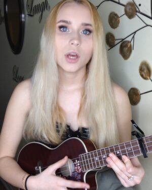Vivian Hicks Instagram - ⭐️Ukulele giveaway CLOSED ⭐️ WINNER IS  @pink_swiftie13 🎸CONGRATS TY TO ALL WHO ENTERED!!!!!!!!!!
Teaming up with Luna Guitar  so excited to do this giveaway of this beautiful Flora Concert A/E - Trans Merlot 🌺 🔹Rules🔹
1. Follow both @lunaguitar and @vivianhicksofficial & Like 👍 post 
2. Tag a friend & @train in the comments in and enter your country flag 🏳️
3. Share this POST in your stories and tag us !! Good luck 🙌this Uke could be yours 
Song- #soulsister @train ~Contest is open to all worldwide ~Winner be announced Friday ~This contest is not sponsored endorsed or associated with Instagram no purchase necessary. #lunaguitar #uke #music
