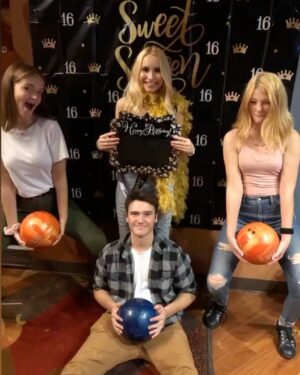 Vivian Hicks Instagram - OMG THANK YOU to everyone who made my sweet 16 special!! 🎈I will never forget it! Shout out to @champs_fec_milton for hosting my party, hooking us up with VIP private room. The food there was also next level! Also a special thanks for my people at @kellysbake who spoiled me with their vegan/gluten free cake & cupcakes 🧁 🎂 🔥🤯 #sweetsixteen #birthday #happy #champsfec #instabirthday #vip #vivianhicks #teamv #music