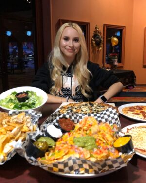 Vivian Hicks Instagram - OMG THANK YOU to everyone who made my sweet 16 special!! 🎈I will never forget it! Shout out to @champs_fec_milton for hosting my party, hooking us up with VIP private room. The food there was also next level! Also a special thanks for my people at @kellysbake who spoiled me with their vegan/gluten free cake & cupcakes 🧁 🎂 🔥🤯 #sweetsixteen #birthday #happy #champsfec #instabirthday #vip #vivianhicks #teamv #music