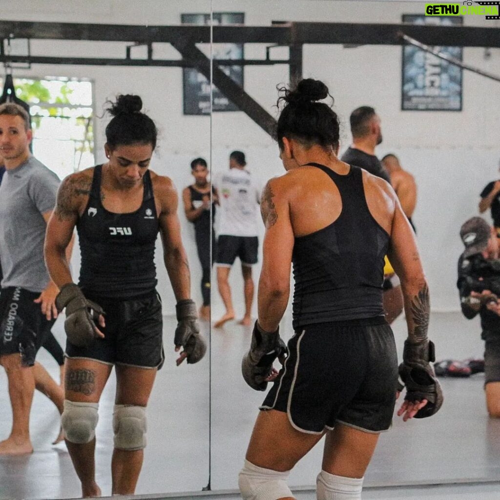 Vivianne Araújo Instagram - #CampOn Anota aí, dia 15 de outubro tem! #EvoluçãoConstante #CerradoMMA #UFC #UFCBrasil