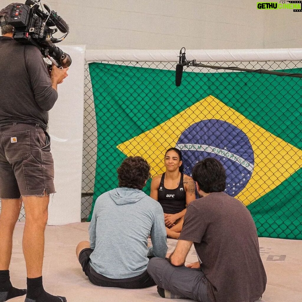 Vivianne Araújo Instagram - #CampOn Anota aí, dia 15 de outubro tem! #EvoluçãoConstante #CerradoMMA #UFC #UFCBrasil
