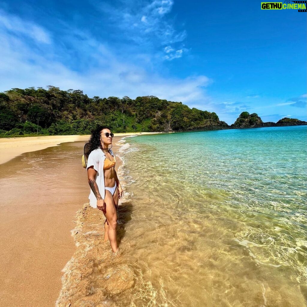 Vivianne Araújo Instagram - É muito difícil escolher só uma foto nesse paraíso. Praia Do Sanchos, Fernando De Noronha