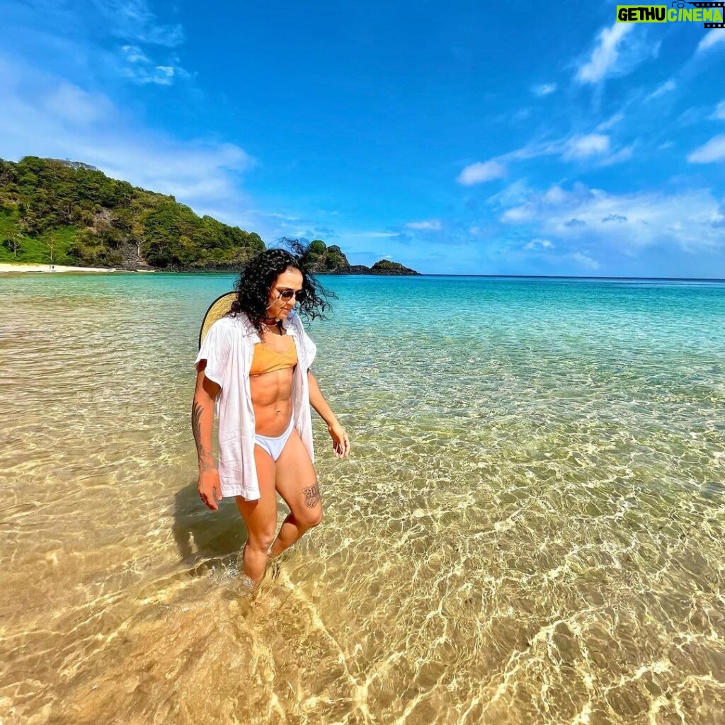 Vivianne Araújo Instagram - É muito difícil escolher só uma foto nesse paraíso. Praia Do Sanchos, Fernando De Noronha