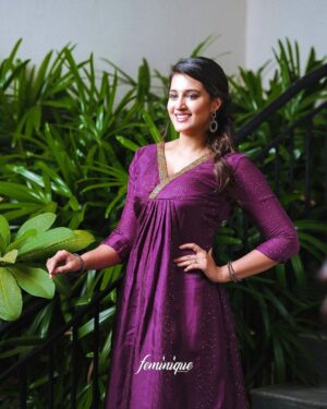 Viviya Santh Instagram - Elegant ethnic wear from
👗: @feminique_designs 
📸: @shemeem_ps
💄: @my_touch_makeup_artistry 
🖼: @soulful_memories_events