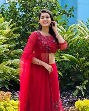 Viviya Santh Instagram - Thankyou @ethereal.kochi for this elegant design 👗💕