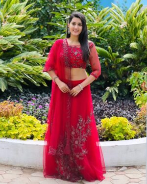 Viviya Santh Instagram - Thankyou @ethereal.kochi for this elegant design 👗💕