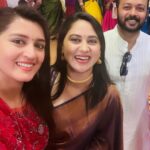 Viviya Santh Instagram – Rahul’s wedding diary 💿 📔 

@swasikavj @mamtamohan @meet_miya @shaji_kailas_ @narainraam @vkprakash61 @sinu_sidharth @c_j_charles @directormohanraja @badushanm @chef_pillai @richapanai  @kavya_ajit_official 
#rahulsweddingdiary 
 #celebration #celebritywedding #bangaloredays Bangalore, India