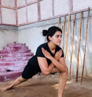 Viviya Santh Instagram - Happy Women’s Day to all the woman who work tirelessly everyday to make this world a better and more compassionate place.
Thankyou for your Inspiration and Dedication.
I am Grateful to each one of you.
God bless you.

Kalari : @bodhisutra.academy 
Trainer : @rajeev.chaithanya 

#happywomansday #powerfullwomensurroundme #kalaripayattu