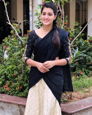 Viviya Santh Instagram - #halfsaree #dhawani #southindianattire💖