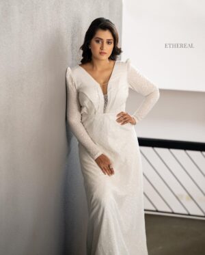 Viviya Santh Instagram - Costume : @ethereal.kochi 
Jewellery : @ariabykollattjewellers 
Makeup : @artistic_clan 
Hair : @reenasajil 
Photography : @neelimastudio