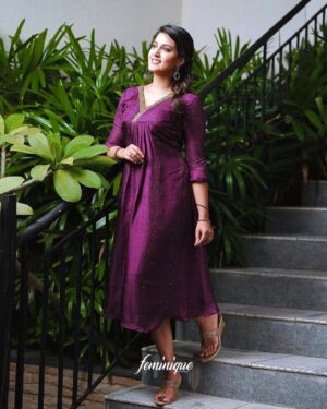 Viviya Santh Instagram - Elegant ethnic wear from
👗: @feminique_designs 
📸: @shemeem_ps
💄: @my_touch_makeup_artistry 
🖼: @soulful_memories_events