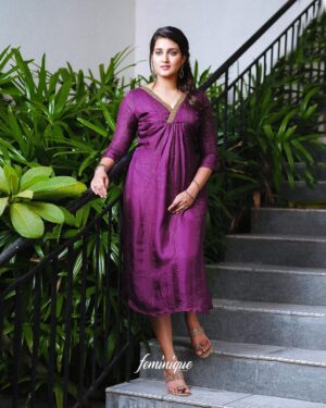 Viviya Santh Instagram - Elegant ethnic wear from
👗: @feminique_designs 
📸: @shemeem_ps
💄: @my_touch_makeup_artistry 
🖼: @soulful_memories_events