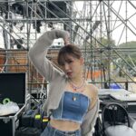 Wendy Instagram - 나의 첫 페스티벌 SLSL🤍 우리 키보드 & 밴드 마스터 Klozer님💕 (@producer_klozer) 기타에 정원준님💕 (@juuuuuuuuun) 베이스에 김성수님💕 (@musician_kss) 드럼에 김수준님💕 (@_rummer_d) 너무 행복했구 감사드립니당🙏🤍 최고에요🤍 비 오는 날에도 불구하고 보러 와준 우리 러비들도 너무 고맙구 감기 조심해요!!💙 사랑해ㅐㅐㅐ🥹