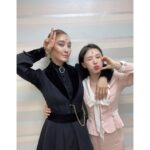 Wendy Instagram - 레베카 첫공!! 23/08/23 너무 좋은 사람들과 함께한 잊지 못할 하루🩵 저의 첫공을 보러와준 우리 러비들도 고맙구🩵 앞으로도 좋은 모습 보여주는 웬디가 되도록 하겠습니다🙏