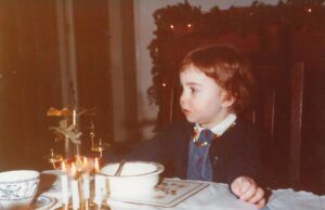 William, Prince of Wales Instagram - Sharing some festive memories this Christmas because #ShapingUs is all about the vital importance of our early years and the role played by those around us in shaping the rest of our lives.

📸 of The Princess, Christmas 1983

Don’t miss the Together at Christmas Carol Service with @earlychildhood this Christmas Eve at 7:45pm on @ITV.