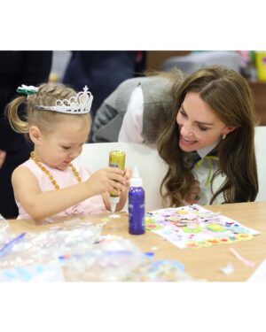 William, Prince of Wales Instagram - ‘Vsi Razom’ means ‘All Together’ in Ukrainian, and the Vsi Razom Community Hub in Bracknell lives up to its name.

The hub does amazing work to help Ukrainians settle into life in the UK with donations, mental health support and even arts and crafts sessions for children🇺🇦