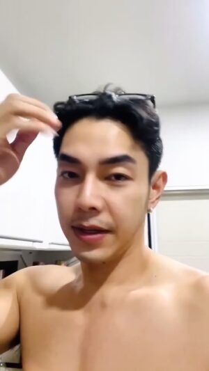 Willie McIntosh Instagram - เวจจี กับเมนูสุขภาพของคุณอาร์ต พศุตม์ 
กินง่าย ได้ประโยชน์ ขอบคุณครับ 🌱

#Wynnfarm #Veggie ผลิตจากผักสดถึง 30 ชนิด ผ่านกรรมวิธีการผลิตที่สูญเสียคุณค่าทางอาหารน้อย ยังคงรักษาสมบัติที่ดีของผักได้ใกล้เคียงกับผักสด

💎 ได้มาตรฐานรับรอง GMP 
💎 เลขทะเบียน อย. 11-1-19864-5-0041
💎 1 กล่อง บรรจุ 10 ซอง

🔥 1 กล่อง ราคาพิเศษ 499.- (จากราคาปกติ 888.- )
🔥 โปรสุดคุ้ม 2 แถม 2 ราคาพิเศษ 990.- จากราคาปกติ 3,552. - 

สั่งซื้อได้แล้ววันนี้
https://www.facebook.com/VeggieWynnFarm
Line : @veggie
https://lin.ee/Gr9myEb
หรือ Watson boots lotus big c ร้านขายยาทั่วประเทศ

#WillieMcintosh #วิลลี่แมคอินทอช
#เสนาหอย