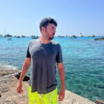 Willyrex Instagram – Primeros dias de Vacaciones! De momento no he conseguido desconectar, revisando los videos y leyendo comentarios a ver si estais contentos jajaja

De momentl he conseguido perder el blanco de piel Youtuber! Camino al morenito!! Ibiza, Spain