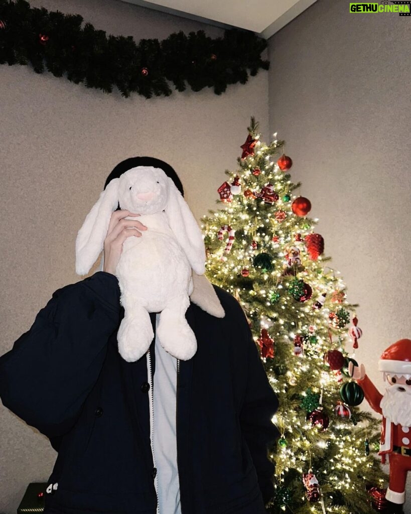 Winwin Instagram - Merry Christmas Eve🔔🦌