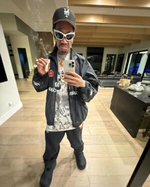 Wiz Khalifa Instagram - My joints burn 45 minutes fuck is you talkin bout.