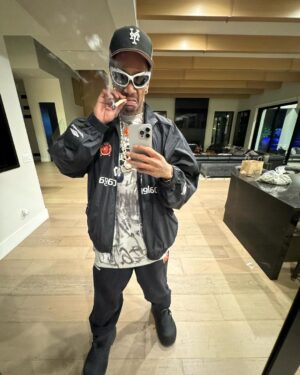 Wiz Khalifa Instagram - My joints burn 45 minutes fuck is you talkin bout.
