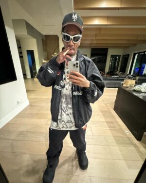 Wiz Khalifa Instagram - My joints burn 45 minutes fuck is you talkin bout.